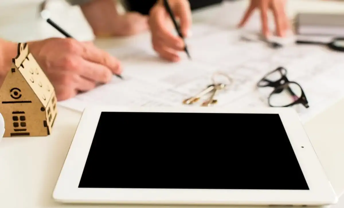 Role of a Certified Asbestos Consultant in Home Inspection​